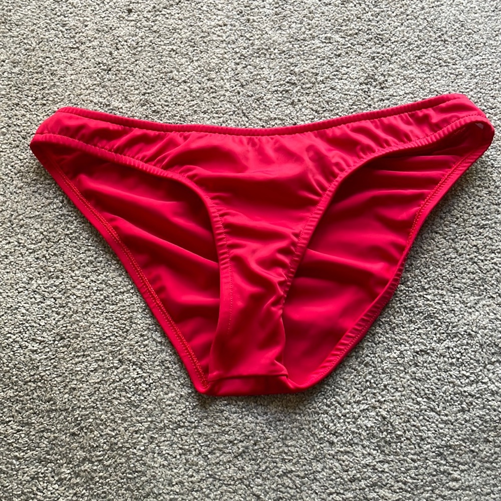 Venus bikini bottom - never worn - red color - size 6